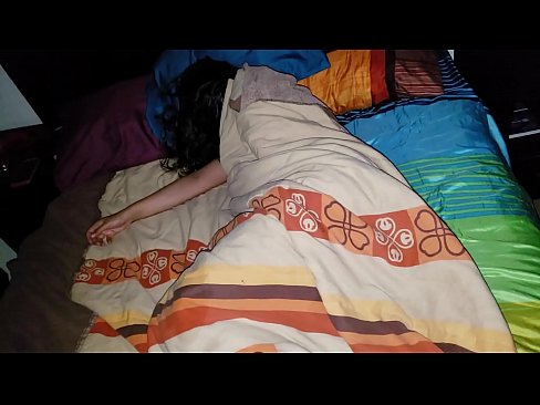 ❤️ Stepson jgħajjar lill-mara żagħżugħa tiegħu waqt li torqod. ☑ Video tal-ħakk fil-porn mt.xxxdeutschepornos.ru ﹏